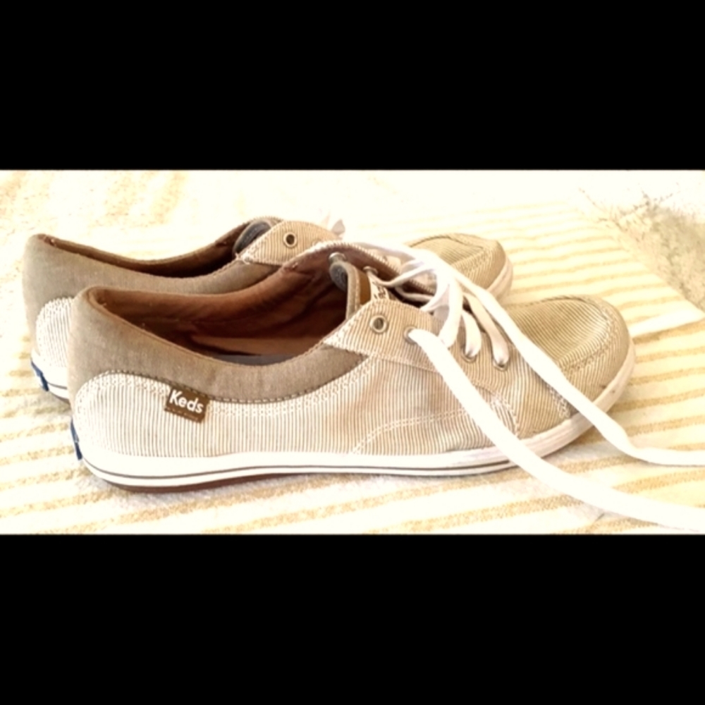 Keds Tan Beach Shoe, great condition